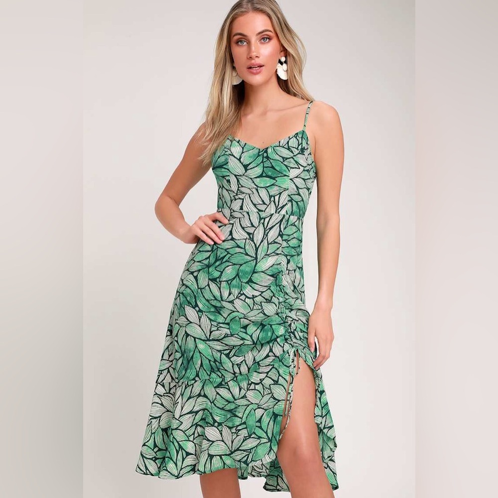 Lulu’s dress  Tropi-Call Me Green Leaf Print Ruched Midi Dress